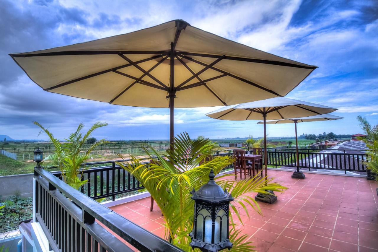 Ry'S Lotus Resort D'Angkor Siem Reap Zewnętrze zdjęcie